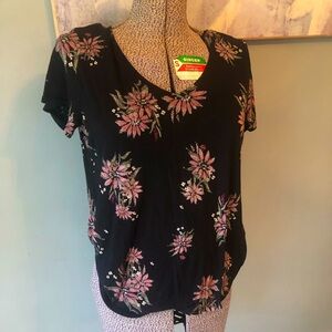 Sonoma everyday tee size large